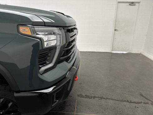 Used 2025 Chevrolet Silverado 2500 LT w/ Trail Boss Package image 2