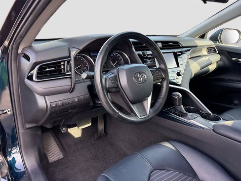 Used 2020 Toyota Camry SE FWD image 10