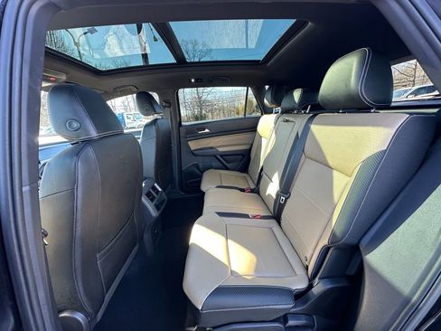 Used 2023 Volkswagen Atlas Cross Sport SEL R-Line image 21