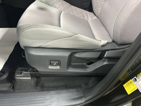 New 2025 Toyota Tacoma SR5 image 12