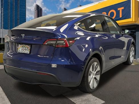 Used 2023 Tesla Model Y AWD image 4