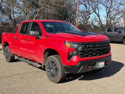 Used 2024 Chevrolet Silverado 1500 Custom Trail Boss w/ LPO, Dark Essentials Package image 3