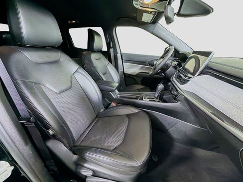 Used 2024 Jeep Compass Latitude image 30