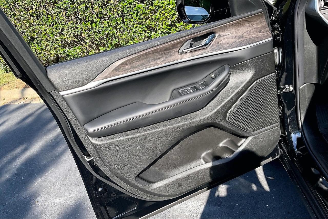 New 2026 Jeep Grand Cherokee Altitude AWD/4WD image 23