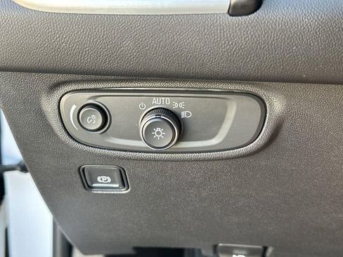 Used 2022 GMC Terrain SLE image 16