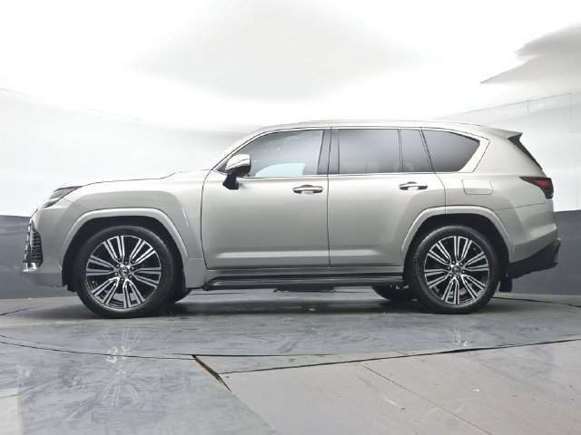 Used 2023 Lexus LX 600 4WD w/ Luxury Package image 38