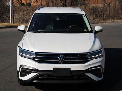 Used 2023 Volkswagen Tiguan SE image 8