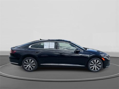 Used 2020 Volkswagen Arteon SE image 3