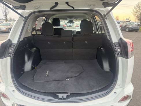 Used 2017 Toyota RAV4 LE w/ Carpet Mat Package image 20