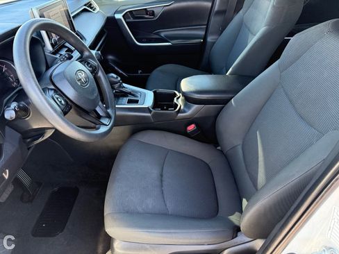 Used 2024 Toyota RAV4 LE image 18