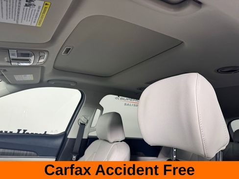 Used 2025 Kia Telluride EX w/ EX Captain's Chair Package image 3