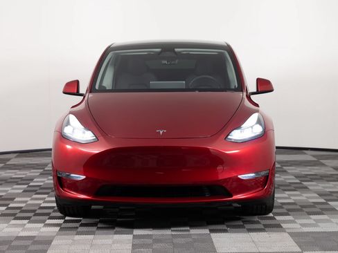 Used 2024 Tesla Model Y Long Range AWD/4WD image 11