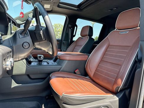 Used 2023 GMC Sierra 1500 Denali Ultimate AWD/4WD image 11