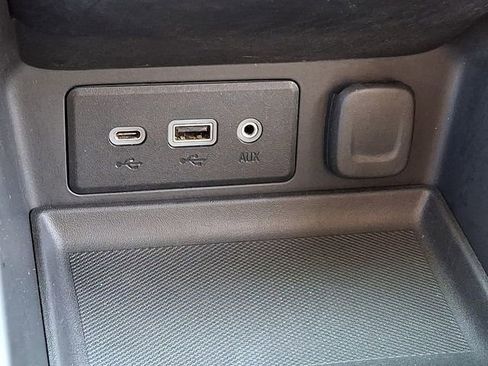 Certified 2024 GMC Terrain SLE image 25