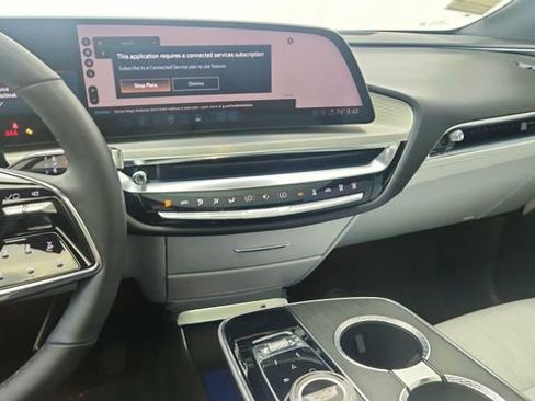 Used 2024 Cadillac Lyriq Luxury image 46