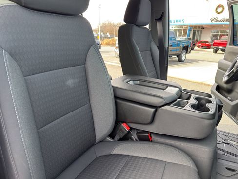 Used 2022 Chevrolet Silverado 2500 Custom w/ Custom Value Package image 31