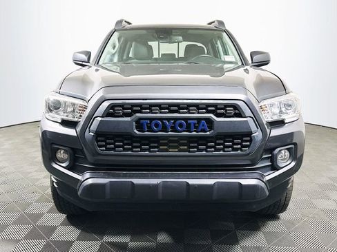 Used 2020 Toyota Tacoma SR5 image 3