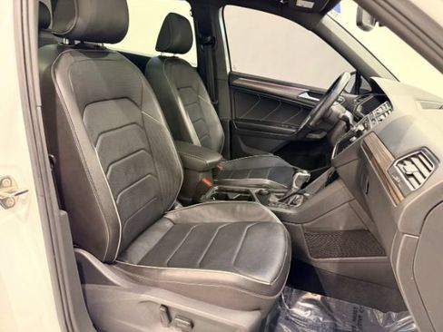 Used 2022 Volkswagen Tiguan SEL R-Line AWD/4WD image 32