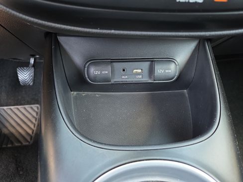 Used 2015 Kia Soul FWD image 23