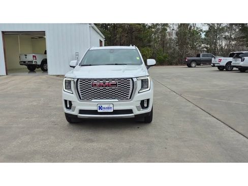Certified 2022 GMC Yukon XL Denali w/ Denali Premium Package image 3