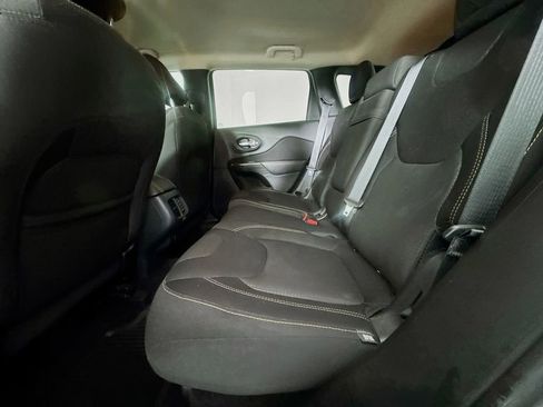 Used 2016 Jeep Cherokee Latitude w/ Safety/Convenience Group image 29