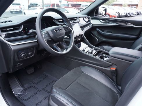 Used 2022 Jeep Grand Cherokee Trailhawk image 16