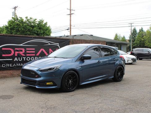 Used 2018 Ford Focus ST FWD image 1