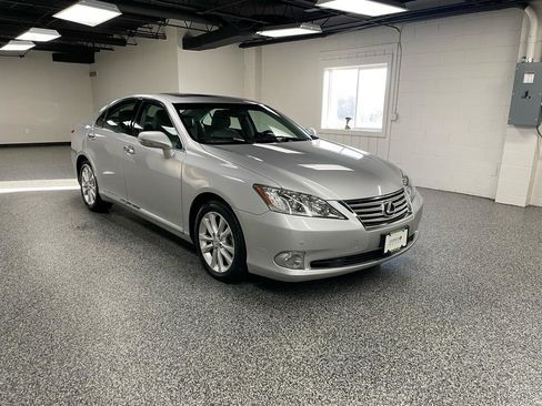 Used 2011 Lexus ES 350 Sedan image 3