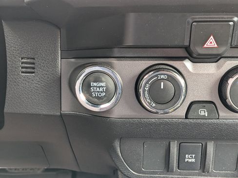 Certified 2023 Toyota Tacoma TRD Off-Road AWD/4WD image 29