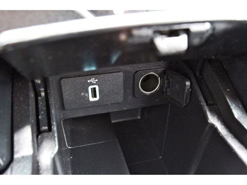 Used 2019 Ford Explorer XLT w/ Equipment Group 202A image 29