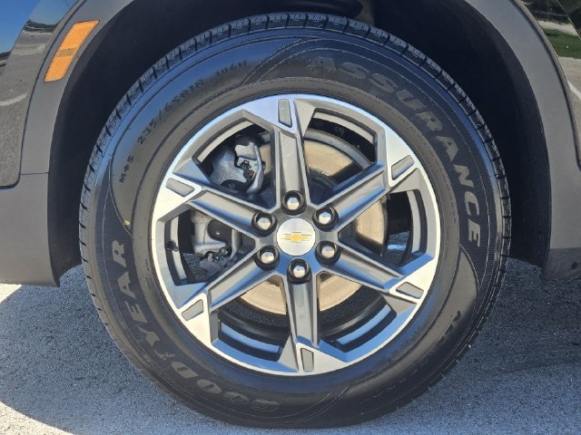 Used 2025 Chevrolet Blazer LT FWD image 12