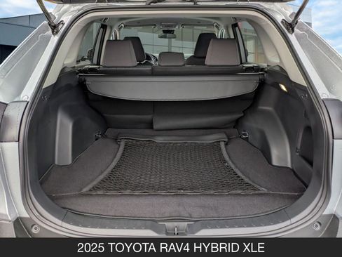 Used 2025 Toyota RAV4 XLE image 21