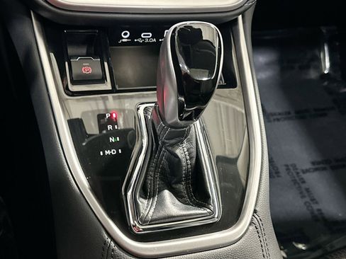 Used 2023 Subaru Outback Premium image 30