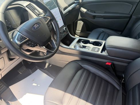 Certified 2024 Ford Edge SEL w/ Convenience Package AWD/4WD image 16
