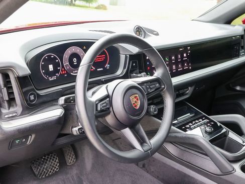 Certified 2024 Porsche Cayenne Coupe AWD/4WD image 11