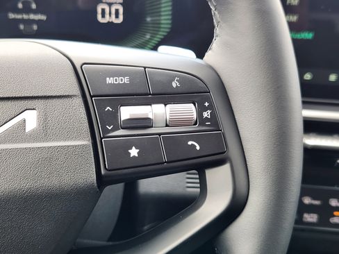 New 2026 Kia Sportage LX FWD image 17