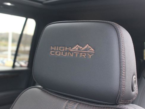 New 2026 Chevrolet Suburban High Country image 15