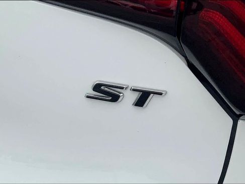 Used 2024 Buick Encore GX Sport Touring FWD image 29