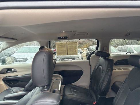 Used 2020 Chrysler Pacifica Touring-L Plus w/ Advanced Safetytec Group image 30