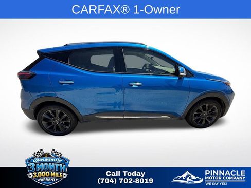 Used 2022 Chevrolet Bolt EUV Premier w/ Launch Edition FWD image 3