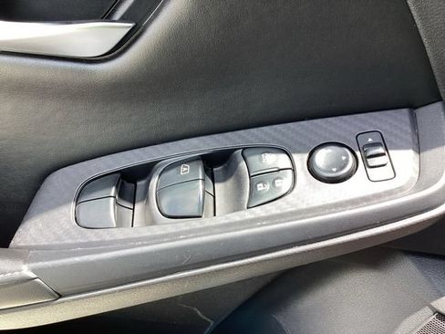 Used 2023 Nissan Sentra SV FWD image 8