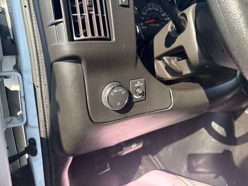 Used 2023 Chevrolet Express 2500 w/ Driver Convenience Package image 6