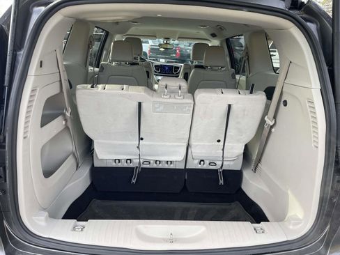 Used 2017 Chrysler Pacifica Touring-L Plus image 14