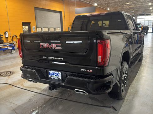 Used 2025 GMC Sierra 1500 AT4 w/ AT4 Premium Package image 5