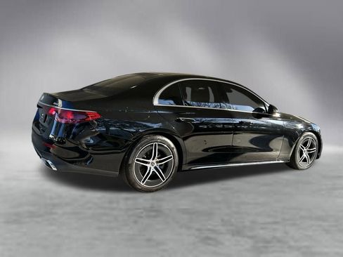 Used 2025 Mercedes-Benz E 350 4MATIC Sedan image 5