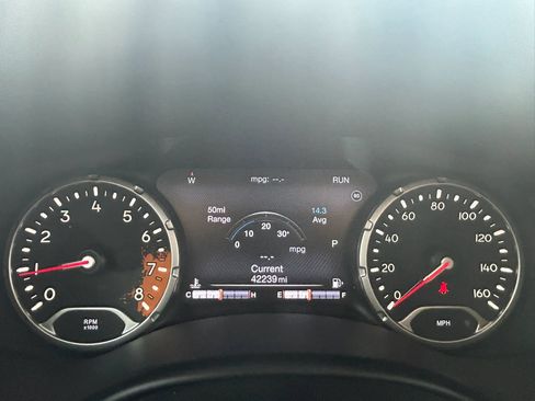 Used 2018 Jeep Renegade Limited w/ UConnect 8.4 Nav Group FWD image 17