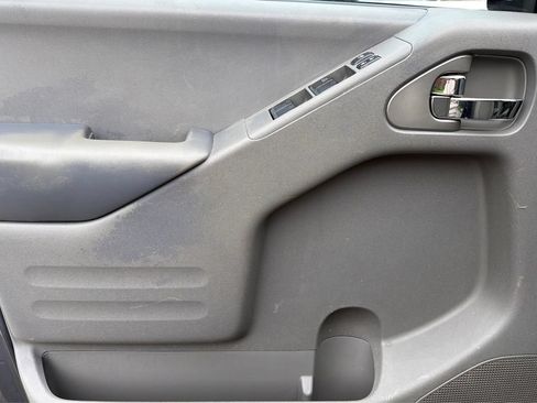 Used 2018 Nissan Frontier SV RWD image 17