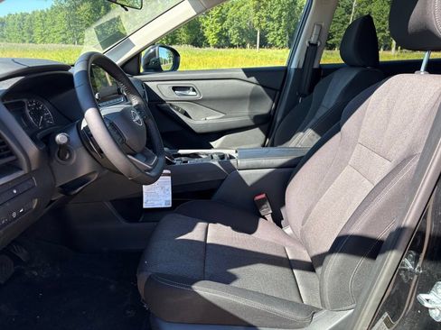 Used 2026 Nissan Rogue SV AWD/4WD image 11