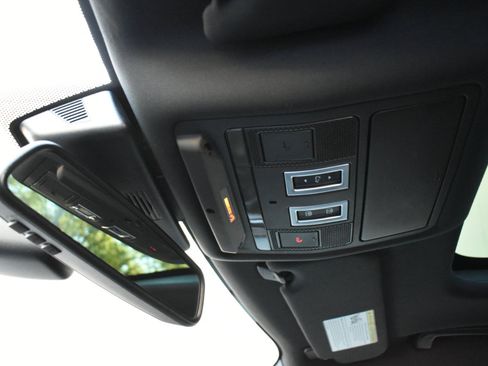 Used 2018 Jaguar F-PACE S image 45