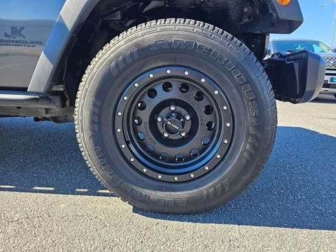 Used 2016 Jeep Wrangler Unlimited Sport AWD/4WD image 9